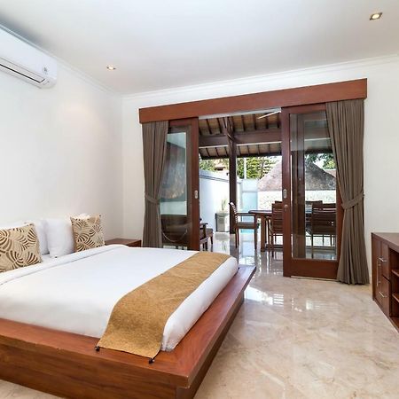 Villa Lalang Temu Jimbaran Kültér fotó